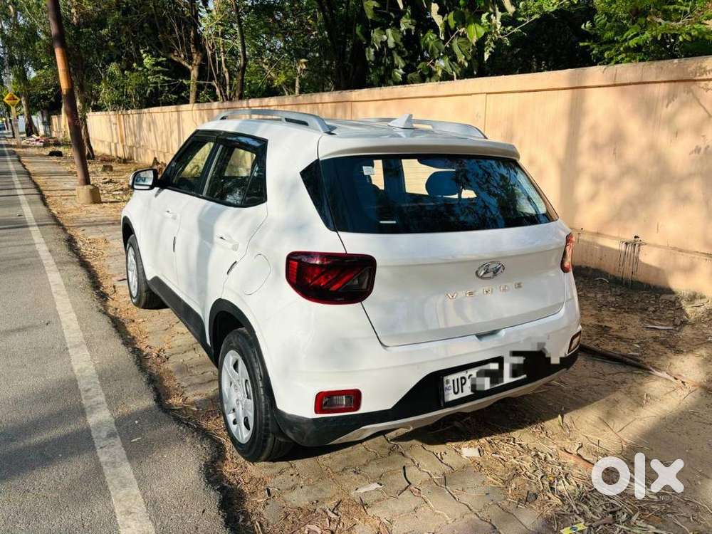 Hyundai Venue, 2022, Cng & Hybrids