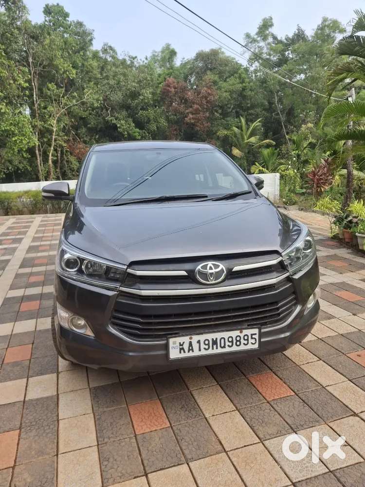 Toyota Innova Crysta 2016 Diesel 290000 Km Driven