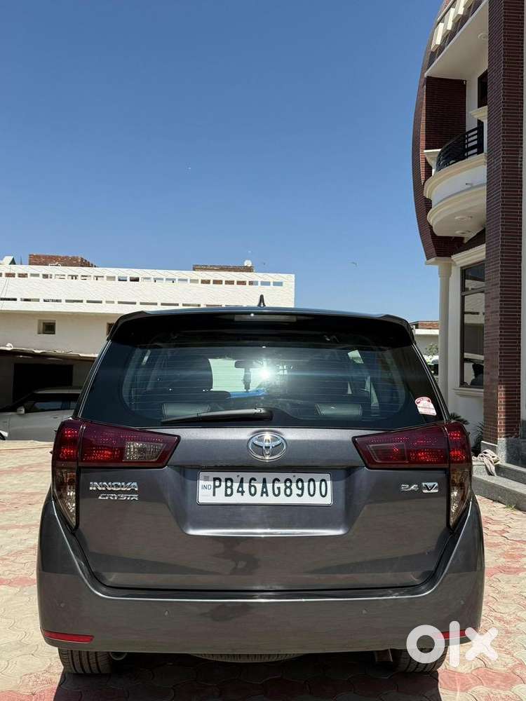 Toyota Innova Crysta 2021 Diesel 33460 Km Driven Well Maintained