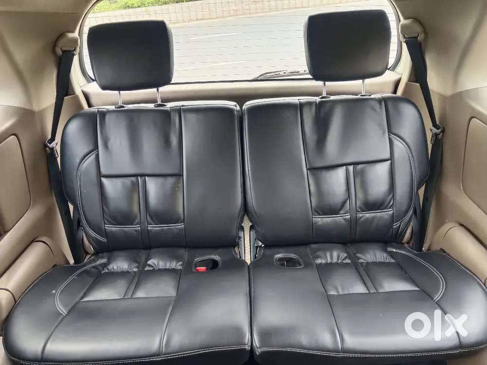 Toyota Innova 2015 Diesel 225000 Km Driven