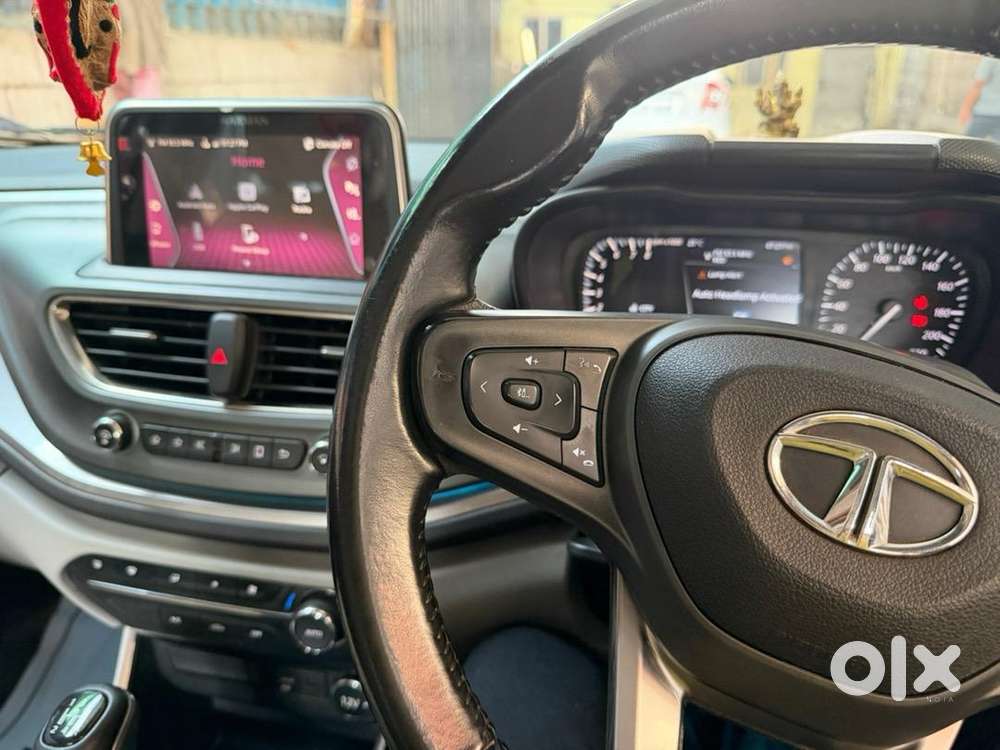 Tata Altroz Petrol Top End. Xz Plus Official Used And Brand New