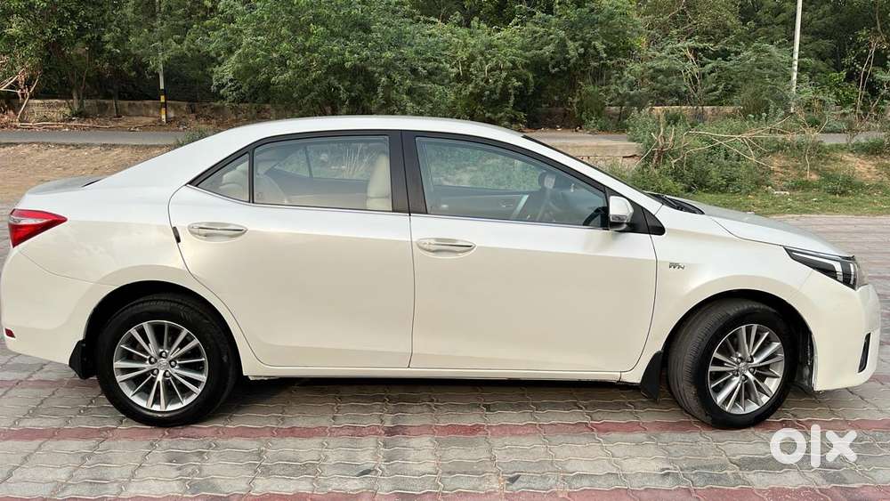 Toyota Corolla Altis Vl At, 2015, Petrol