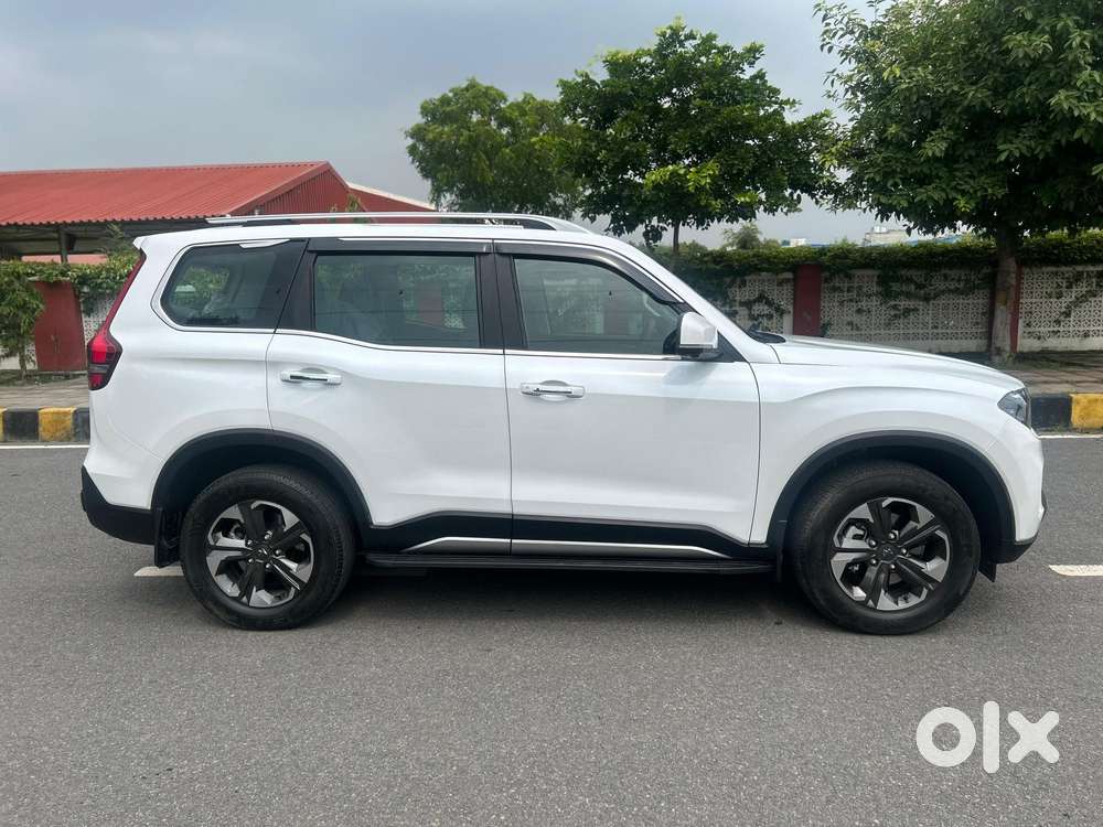 Mahindra Scorpio-n 2.0 Z8 L Petrol At 7 Str, 2026, Petrol