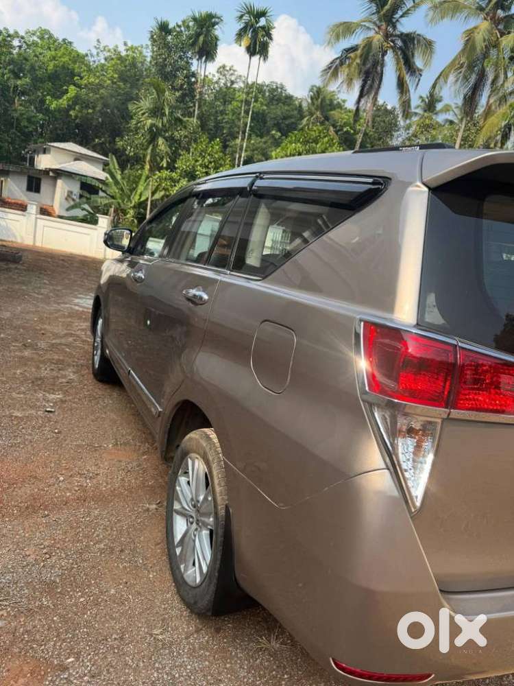 Toyota Innova Crysta 2.8z Automatic, 2016, Diesel