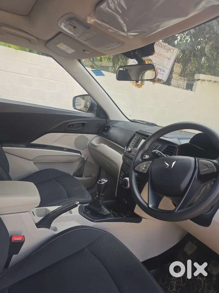 Mahindra Xuv300 Petrol 2023 With Sunroof