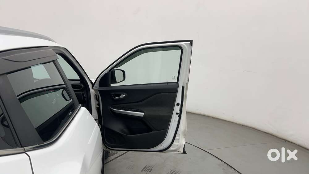 Nissan Magnite 1.0 Xv Premium Turbo Cvt, 2023, Petrol