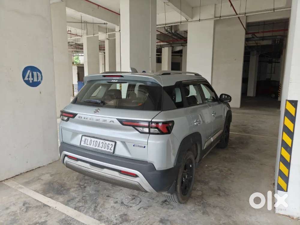 Maruti Brezza 1.5 Zxi Hybrid 2024