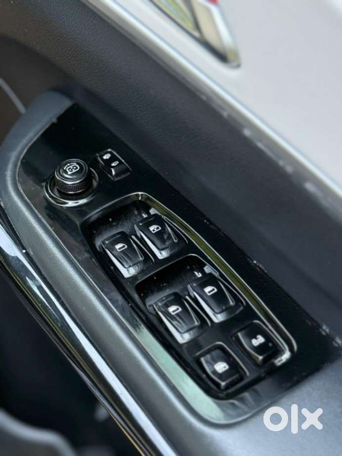 Mahindra Xuv700 2.2 Ax 7 Diesel At Luxury Pack Str, 2022, Diesel