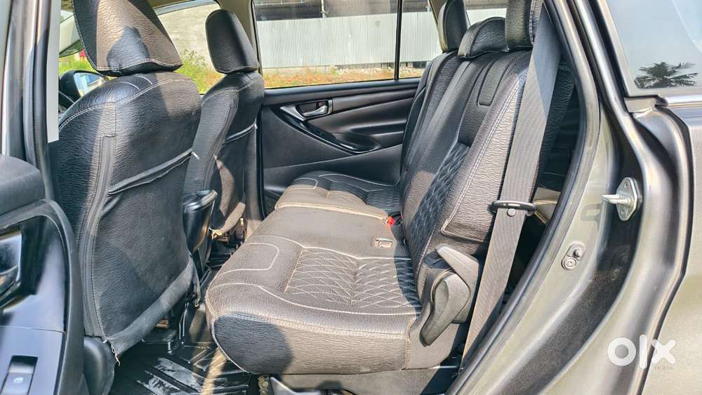 Toyota Innova Crysta 2.4 G Mt, 2016, Diesel