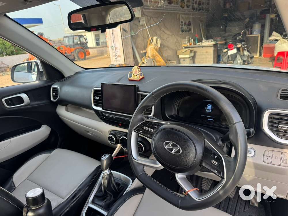 Hyundai Venue Petrol Sx Mt 2025