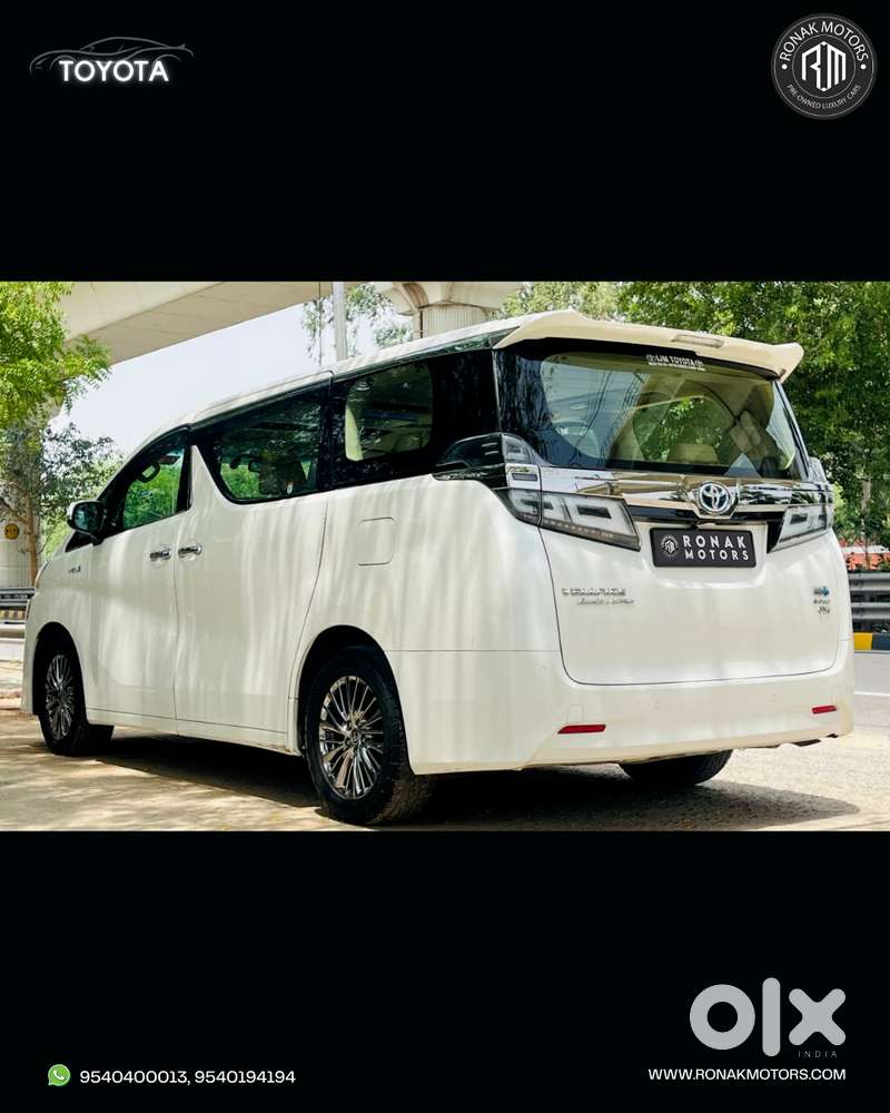 Toyota Vellfire 2.5 Executive Lounge, 2022, Petrol