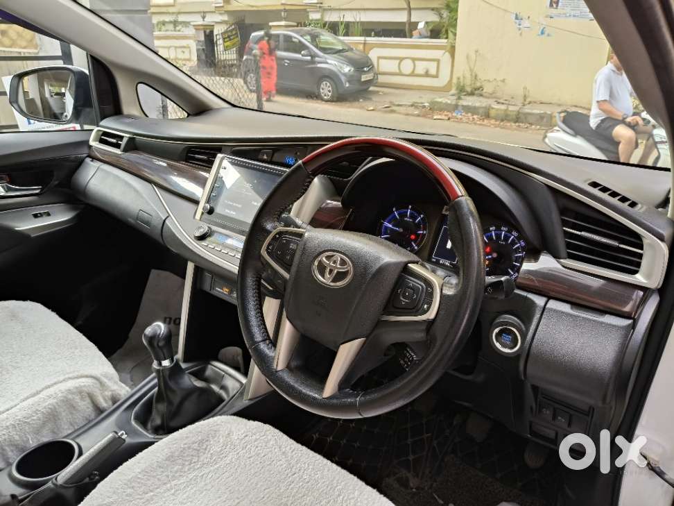 Toyota Innova Crysta [2020-ongoing] 2.4 Vx 8 Str, 2022, Diesel