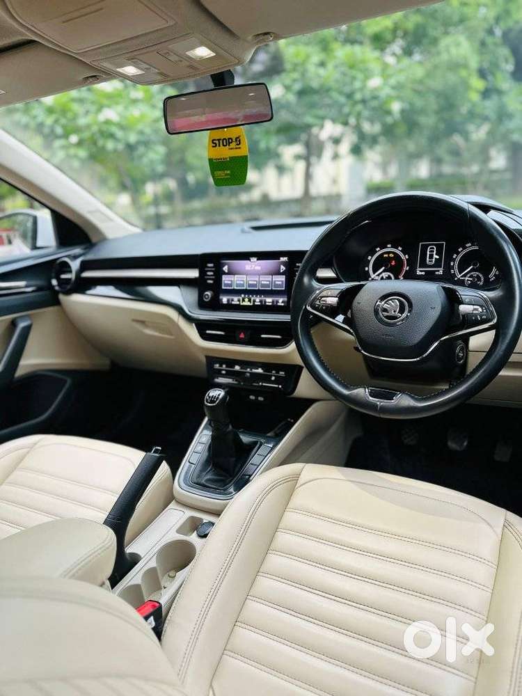 Skoda Slavia 1.0 Ambition Tsi, 2023, Petrol