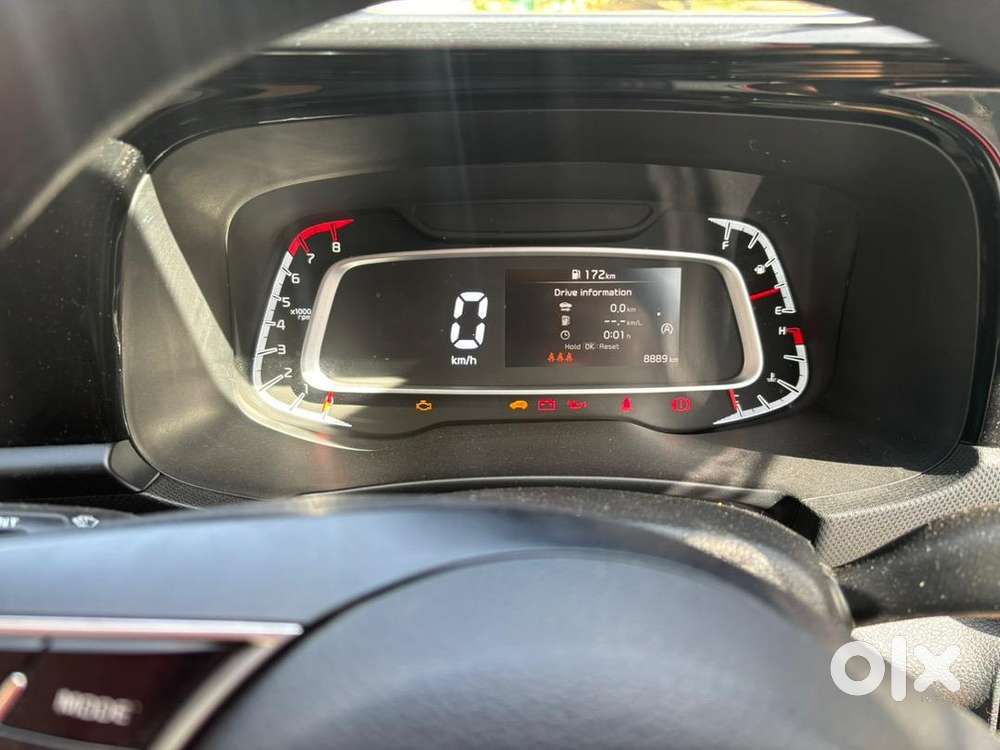 Kia Sonet 2024 Petrol Well Maintained