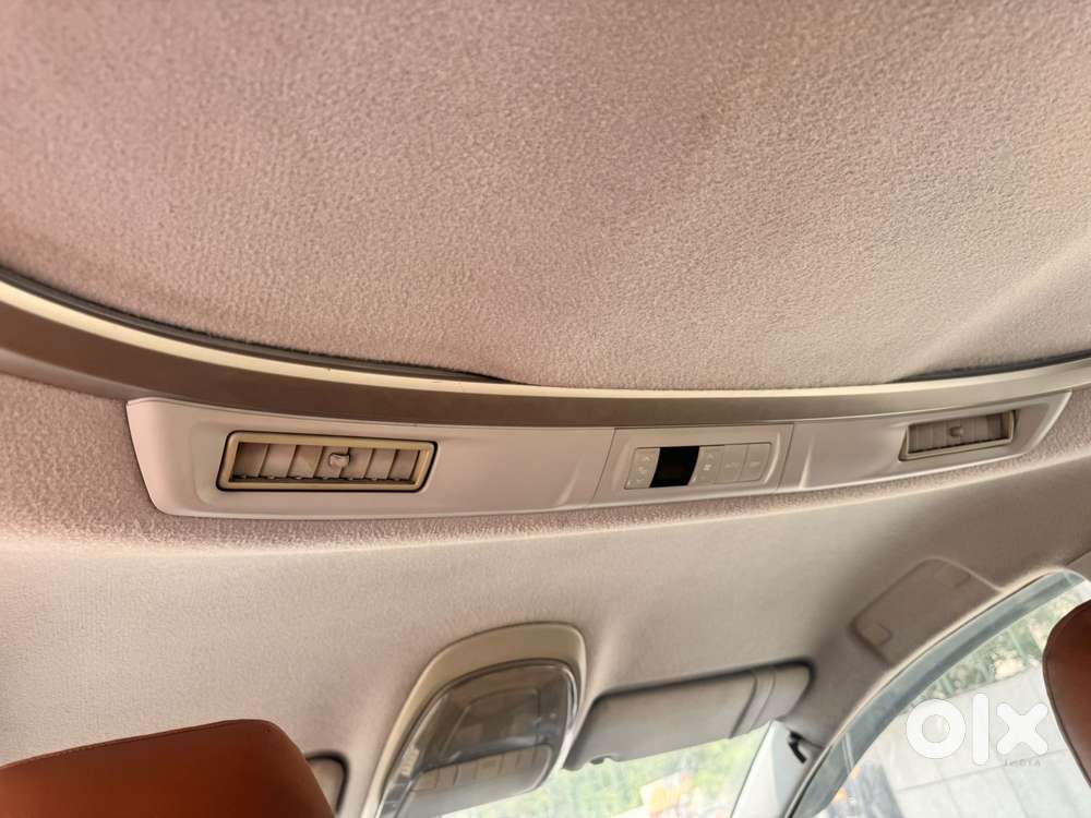 Toyota Innova Crysta 2.4 V 8 Str, 2017, Diesel