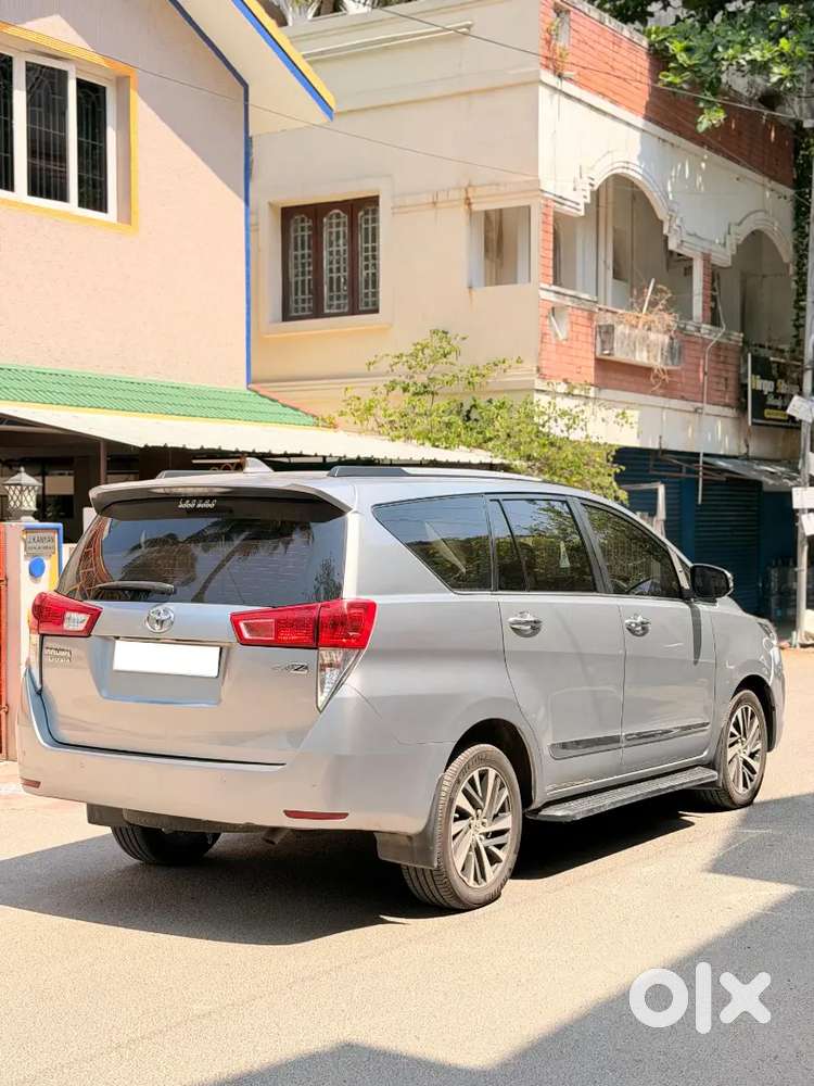 Toyota Innova Crysta 2022 Variant