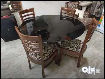 Small dining best sale table olx