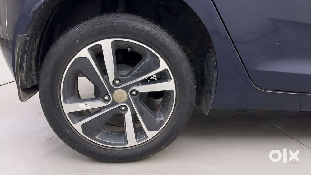 Tata Altroz Xz, 2023, Petrol