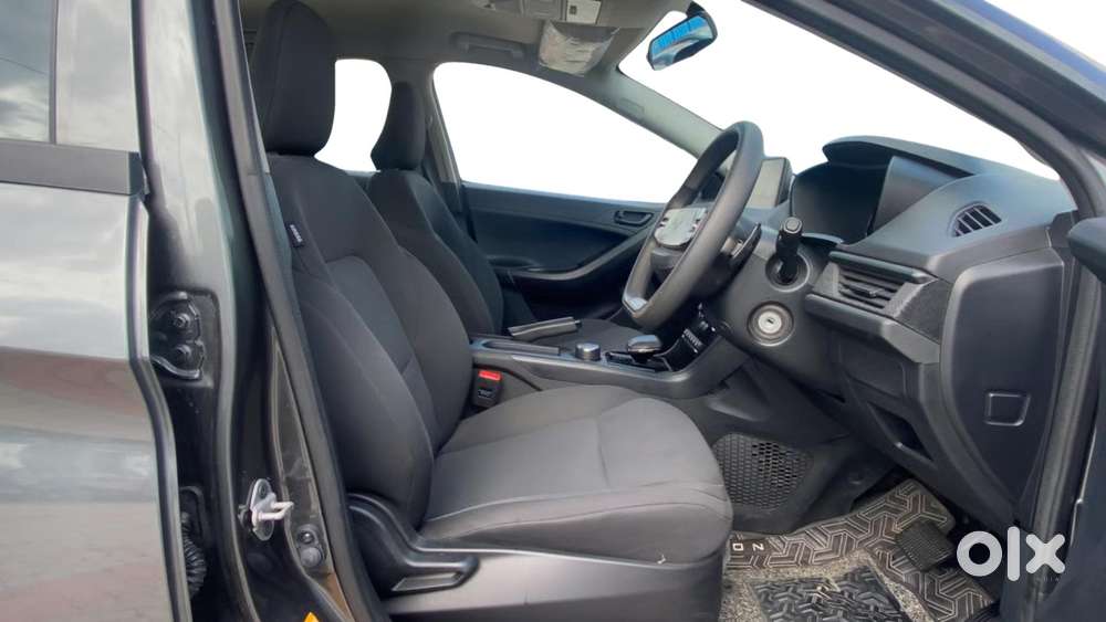 Tata Nexon Smart Plus S 1.2 Revotron Petrol 5 Mt, 2025, Petrol