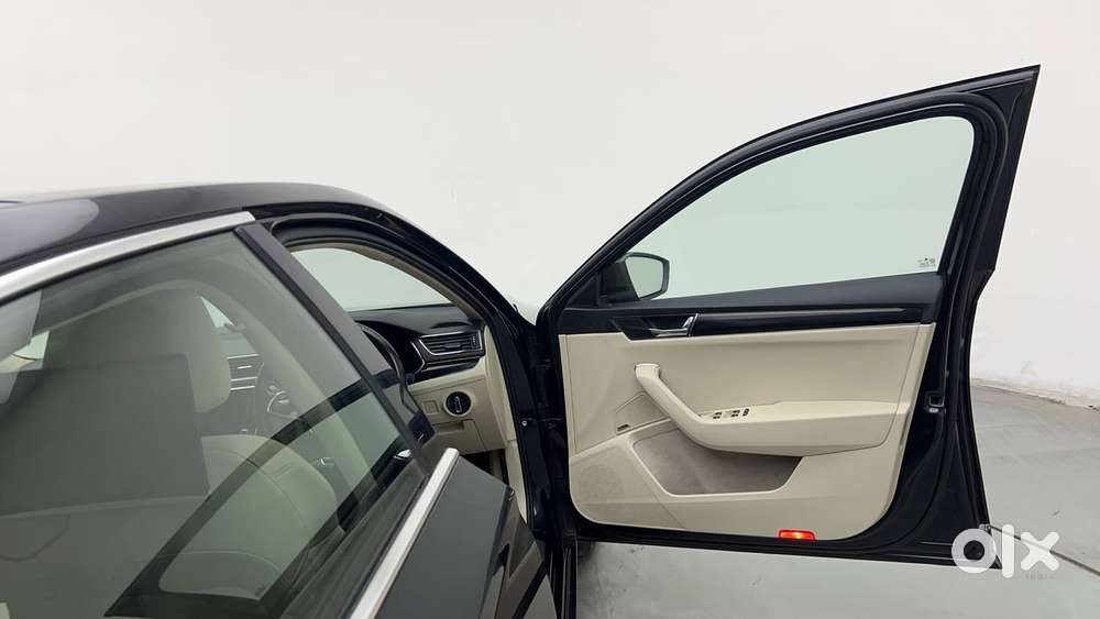 Skoda Superb L&k 1.8 Tsi At, 2022, Petrol