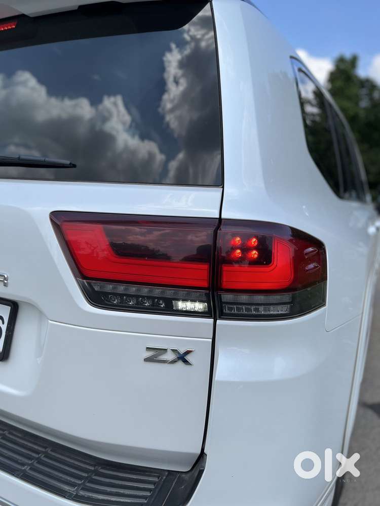 Toyota Land Cruiser Zx Petrol, 2024, Petrol