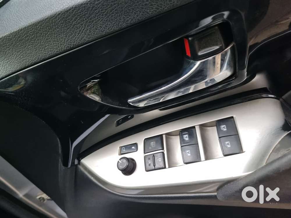 Toyota Innova Crysta 2.4 V, 2020, Petrol