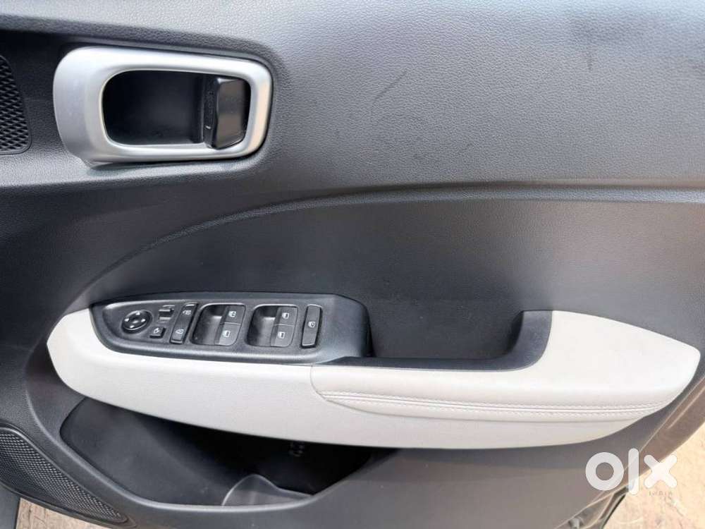 Hyundai Venue Sx (o) Mt 1.5 Diesel, 2024, Diesel
