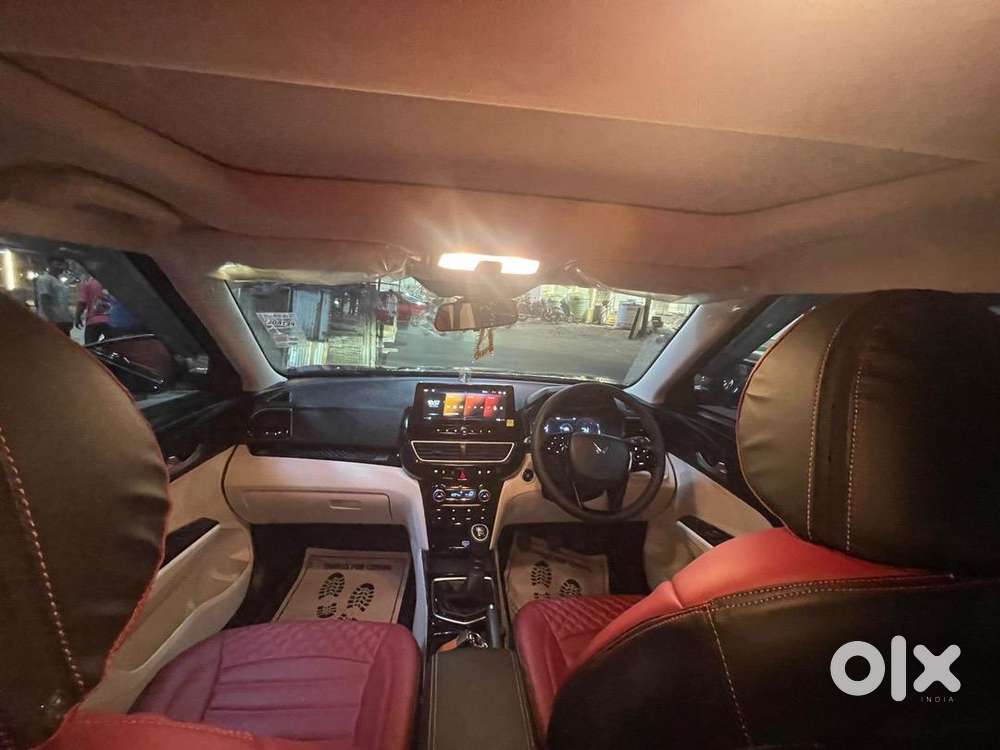 Mahindra Xuv 3xo 2025 Petrol 5380 Km Driven
