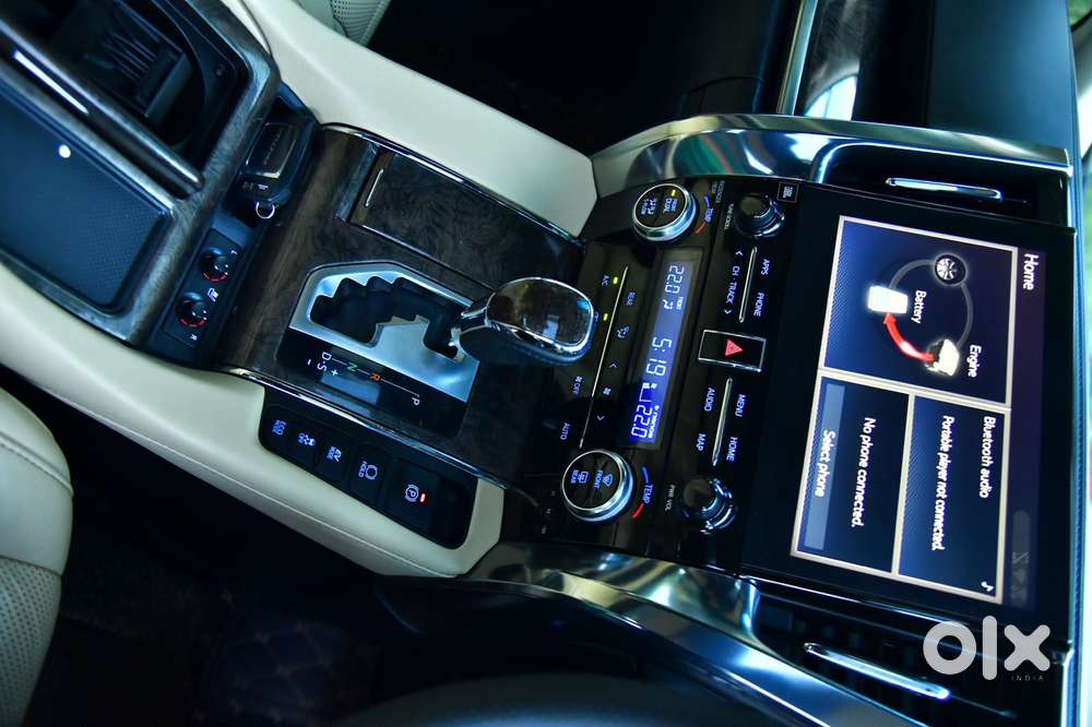 Toyota Vellfire Vip – Executive Lounge, 2022, Petrol
