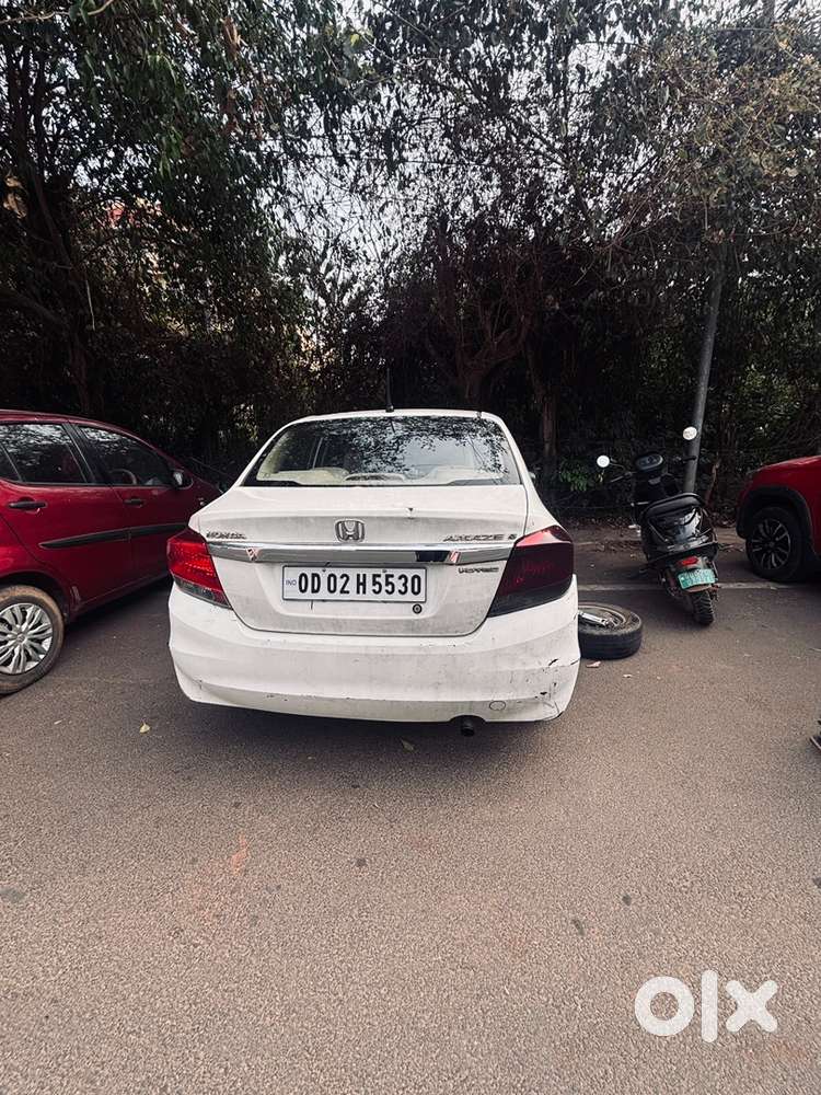 Honda Amaze 2013 Diesel Well Maintained 1st Owner Showroom Servicing