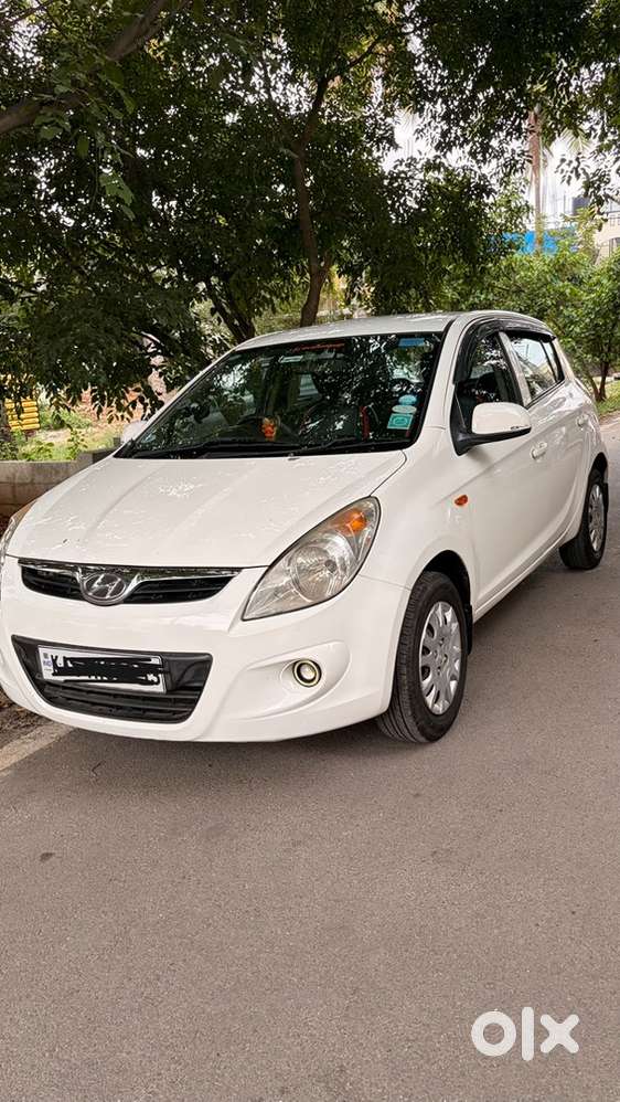 Hyundai I20 Petrol Manual 2012