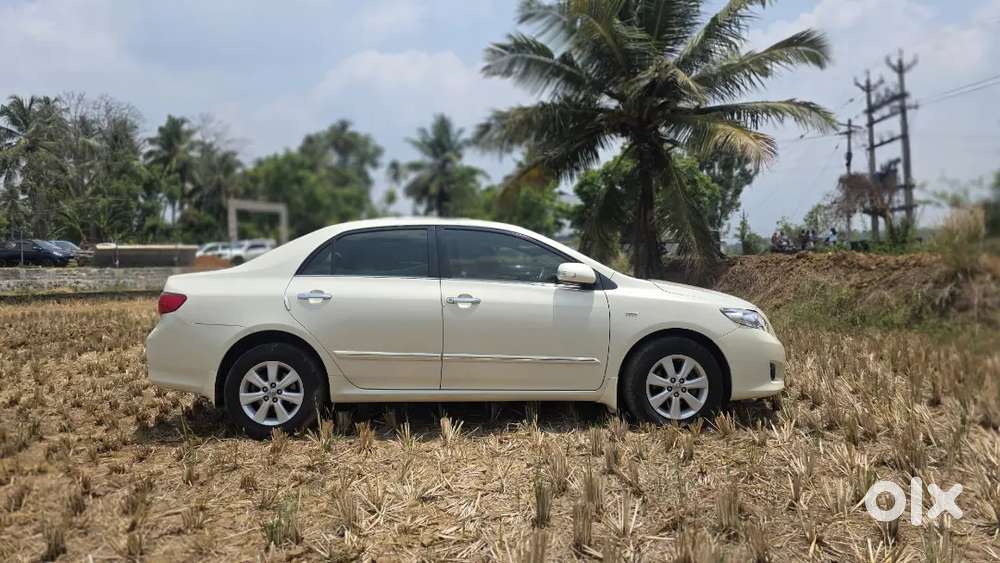 Corolla Altis