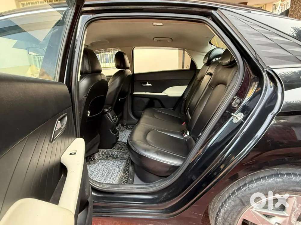 Hyundai Verna 1.5 S New Generation In Showroom Condition
