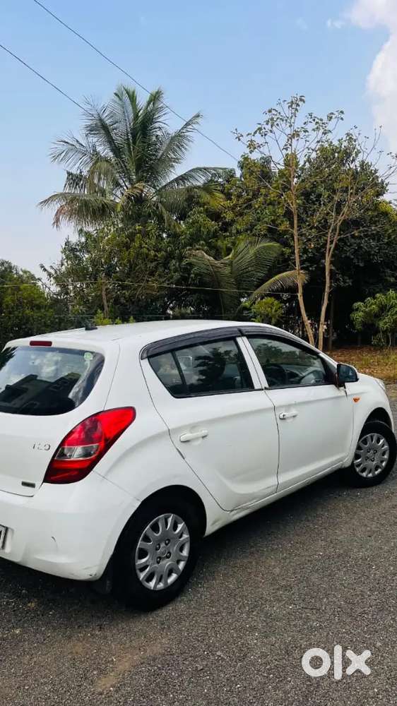 Want To Sell  I20