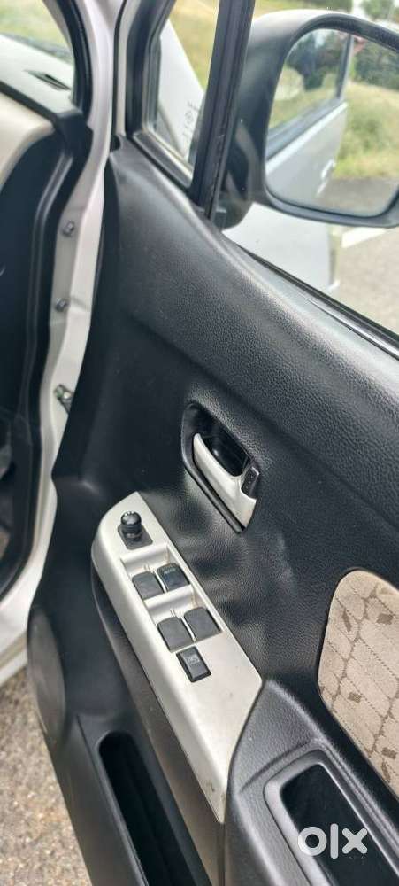 Maruti Suzuki Wagon R Vxi Amt, 2016, Petrol