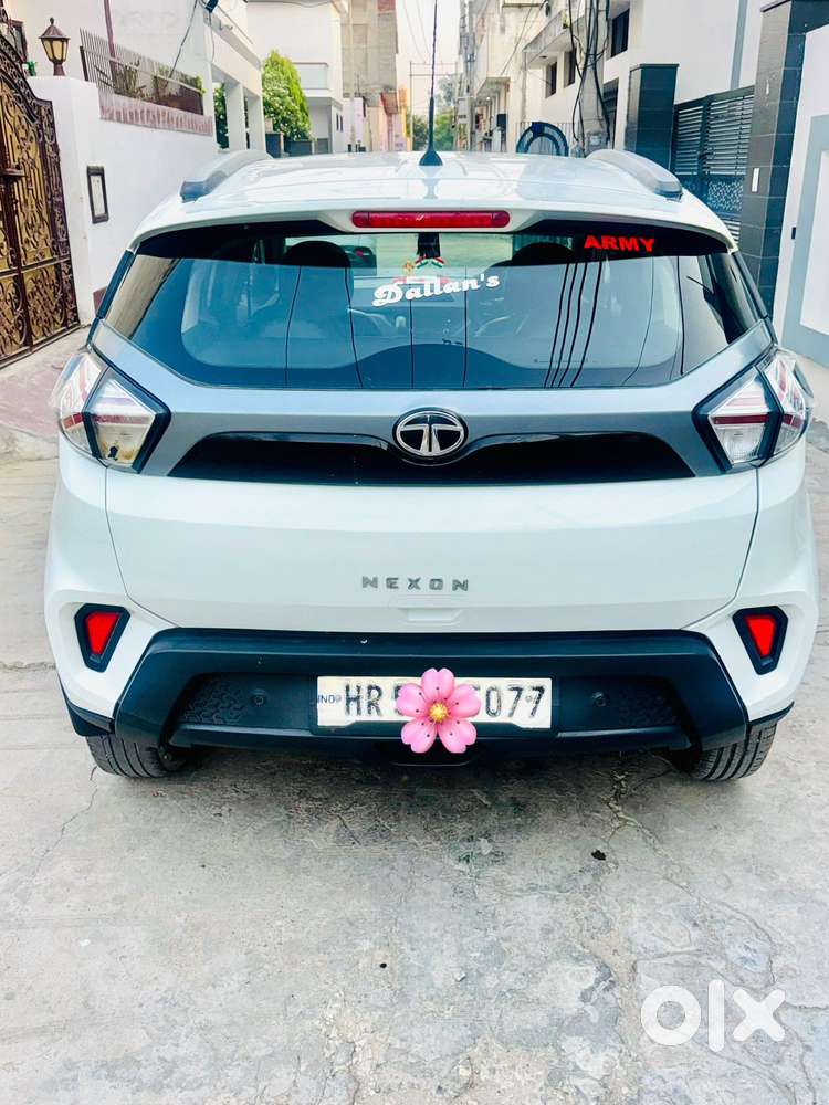 Tata Nexon Fearless Plus S Purple 1.5 Revotorq Diesel 6mt Dual Tone,..