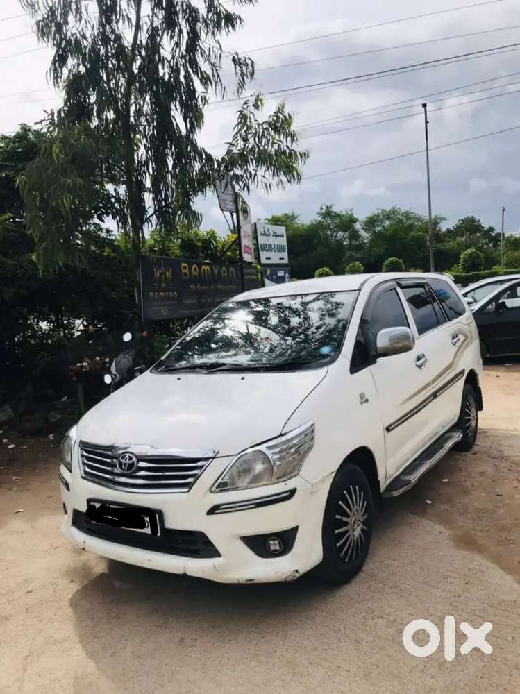 Toyota Innova 2013 Diesel 23000 Km Driven