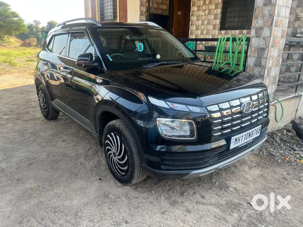 Hyundai Venue 2023 Petrol 10000 Km Driven