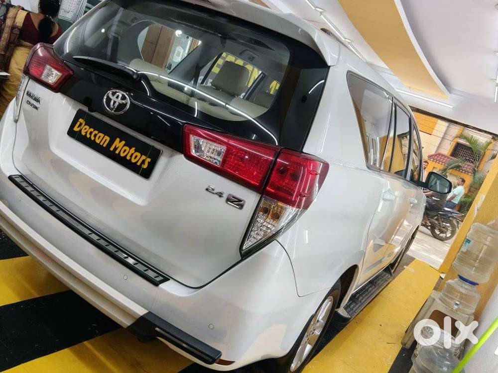 Toyota Innova Crysta 2.4 G Mt 8s, 2024, Diesel
