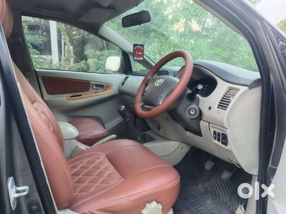 Toyota Innova 2.5 V 7 Str, 2010, Diesel
