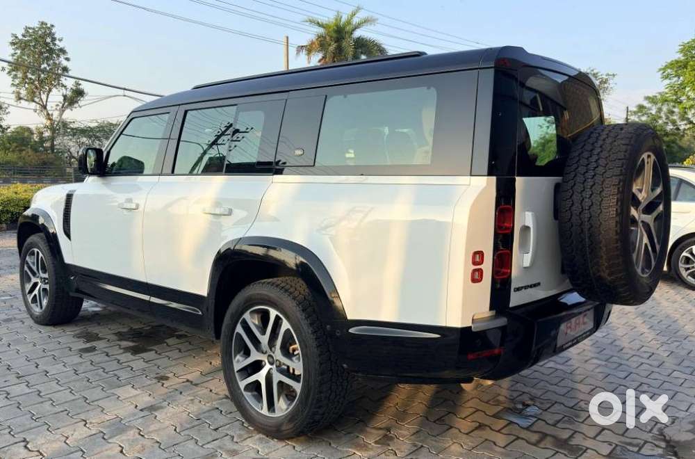 Land Rover Defender 3.0 L 130 Hse, 2023, Diesel