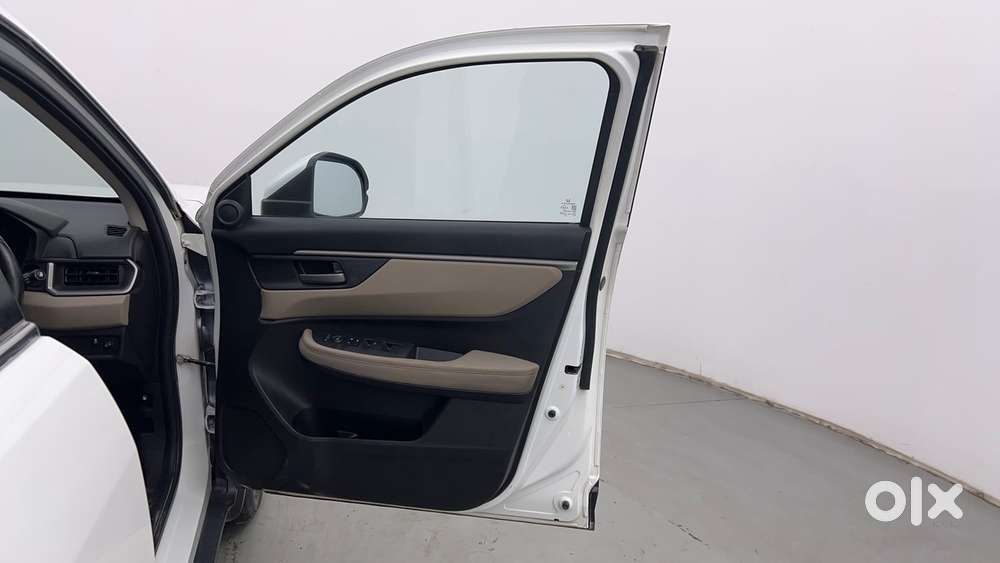 Honda Elevate Vx Mt, 2023, Petrol