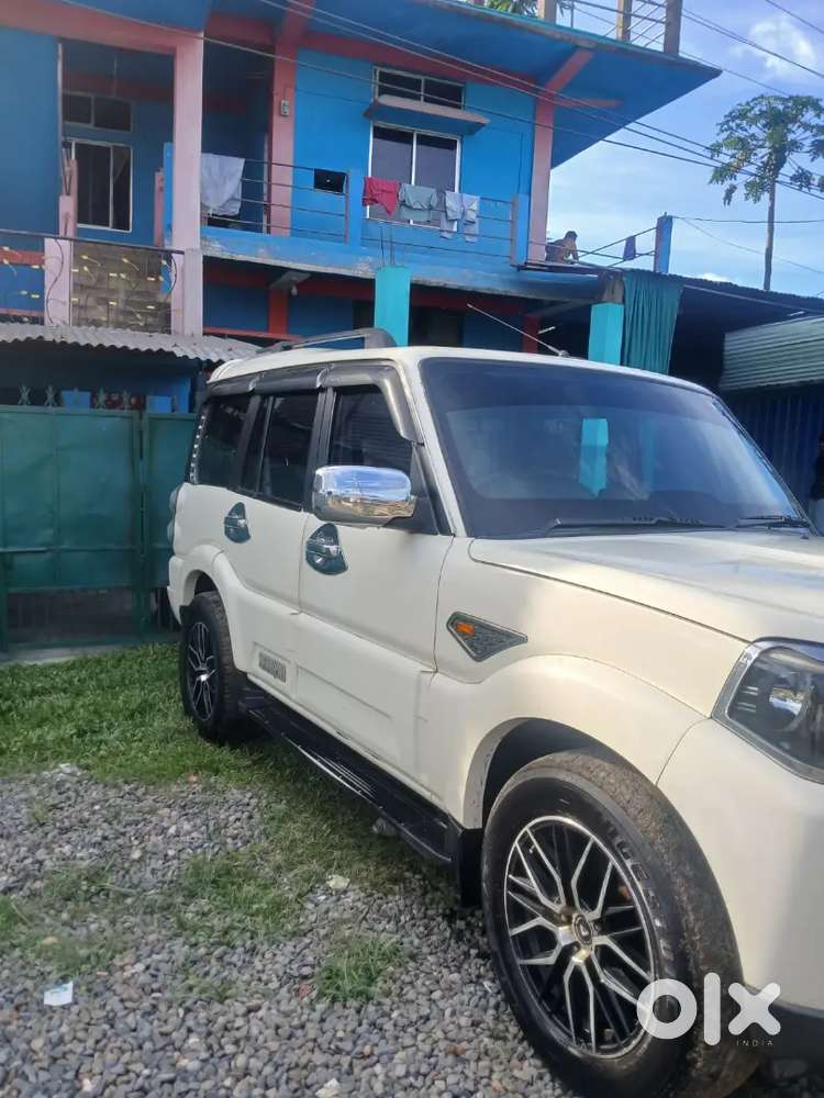 Mahindra Scorpio S6 Plus 2015