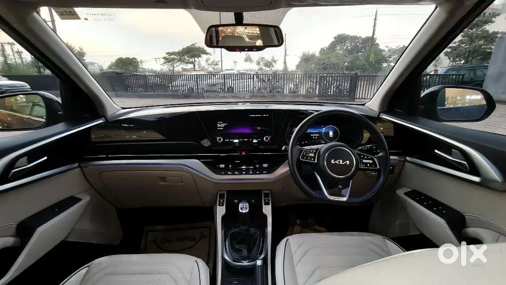 Kia Carens Luxury 1.5 Diesel 6mt Demo Vehicle