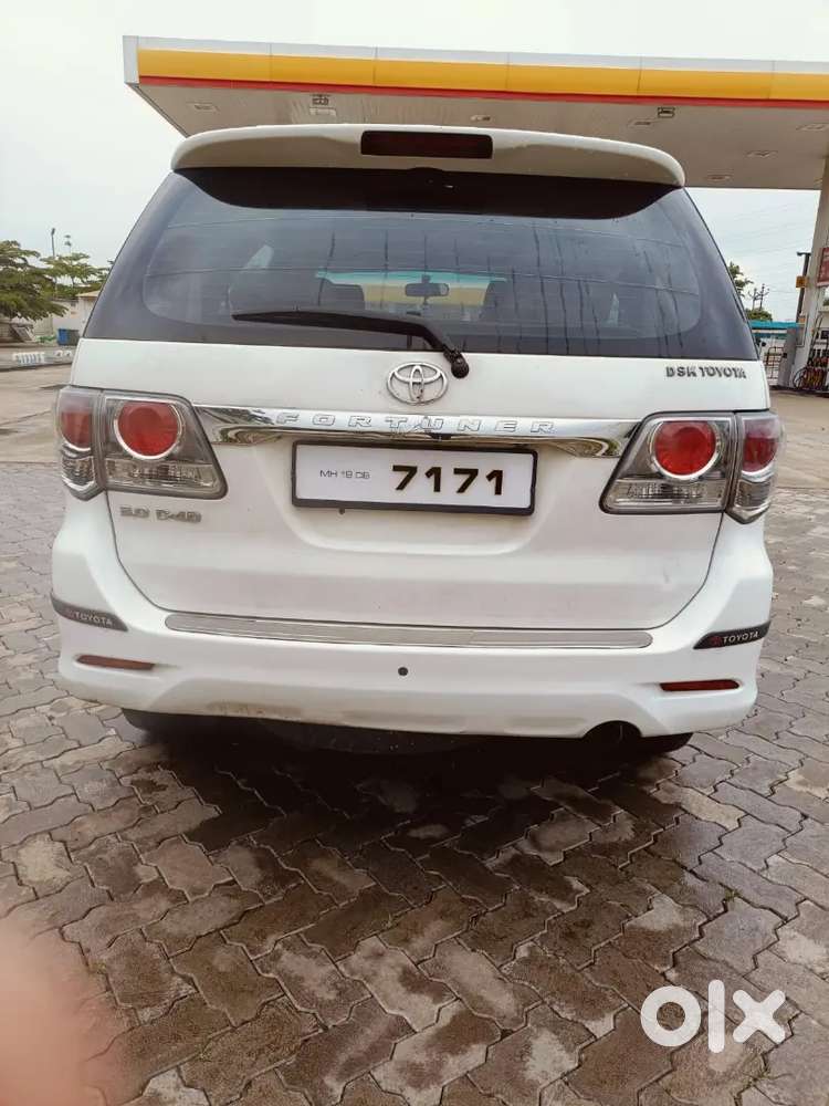 Toyota Fortuner Legender Diesel 10