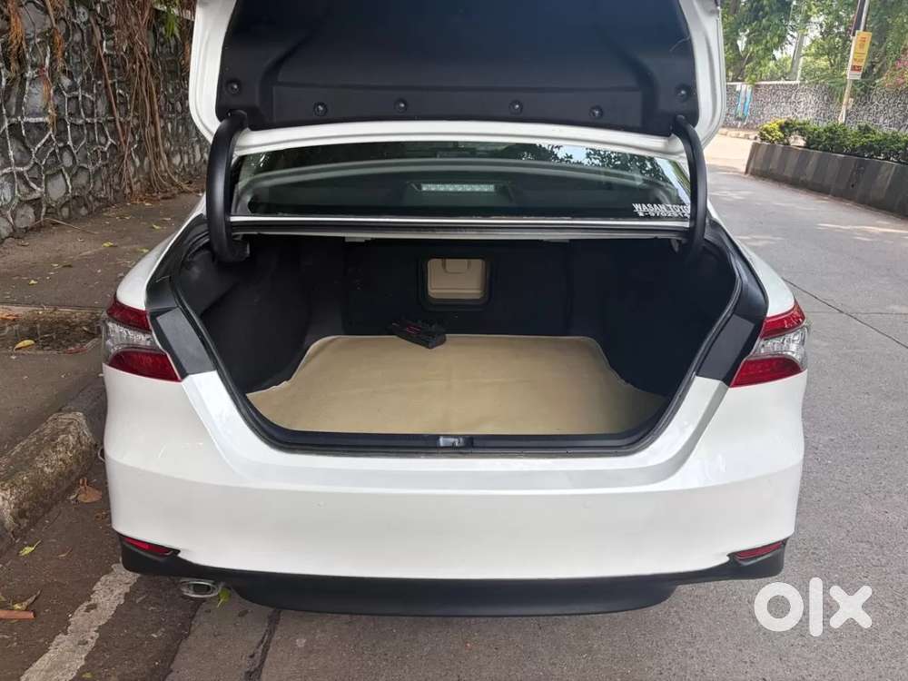 Toyota Camry Hybrid, 2022, Petrol