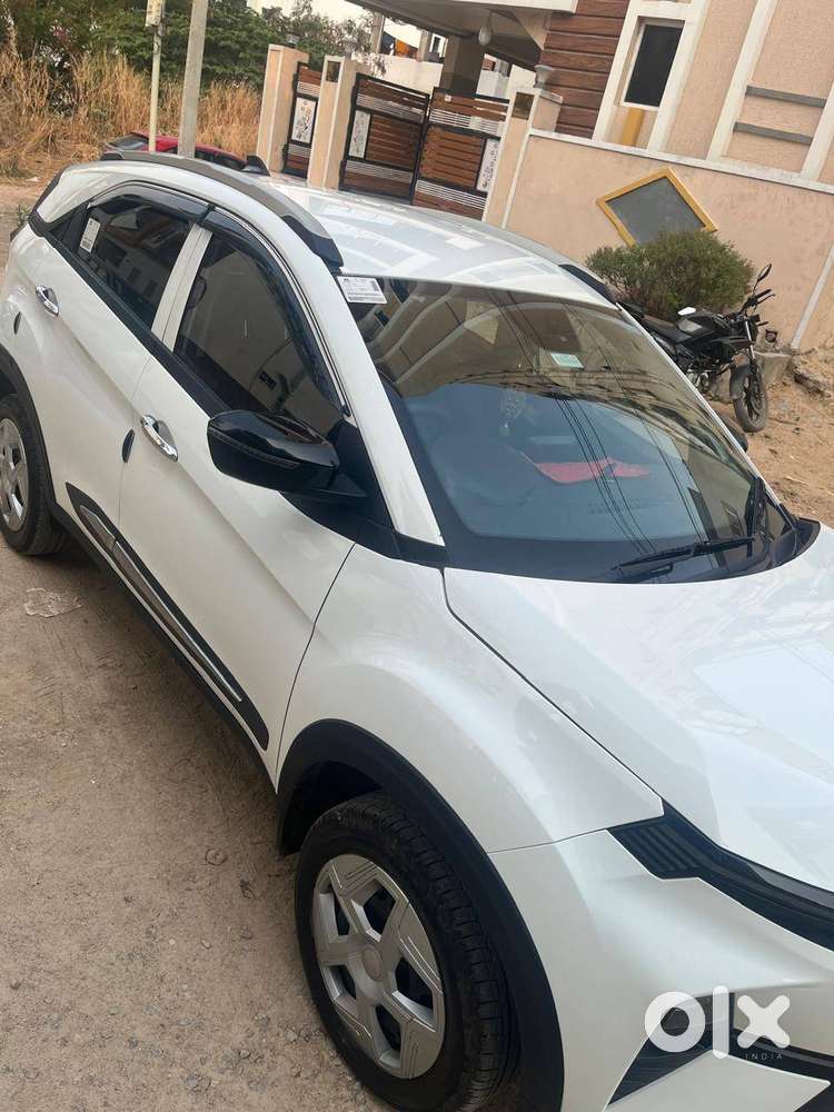 Tata Nexon Smart Plus Amt (2024) – Petrol  Excellent Condition