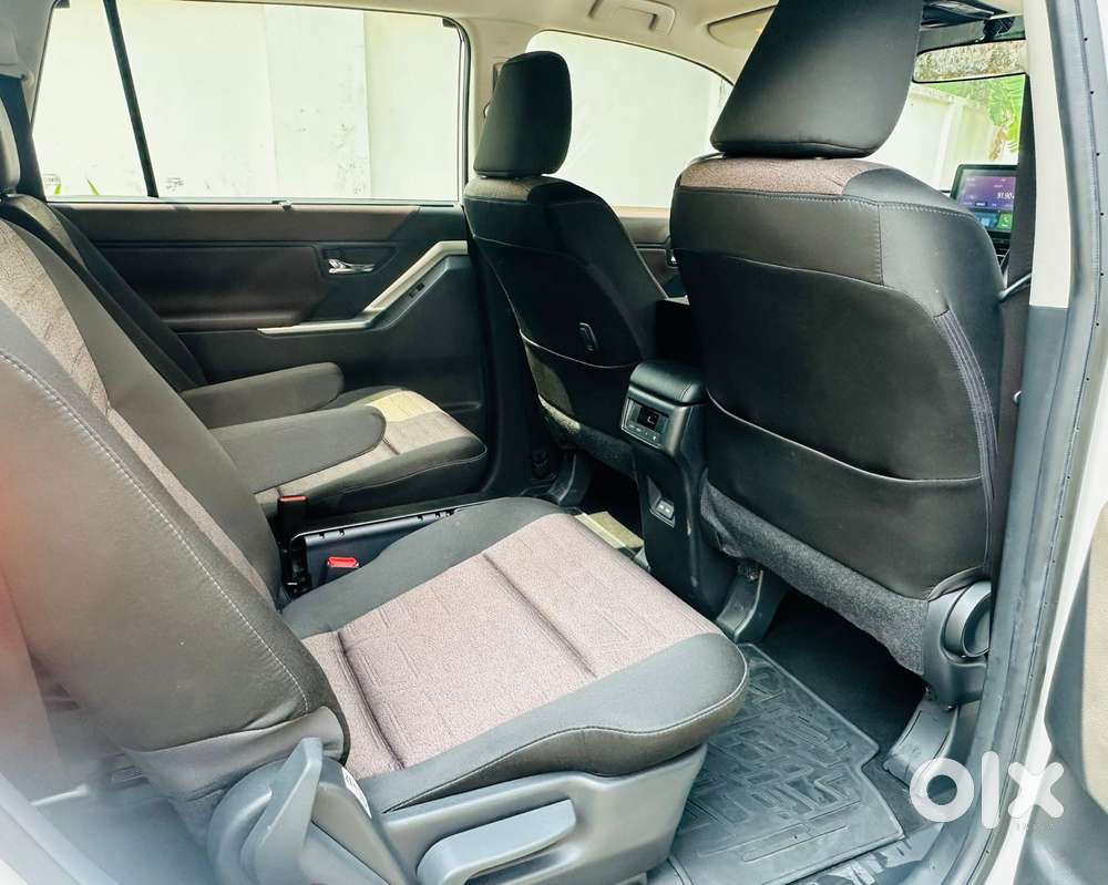 Toyota Innova Hycross Gx (o), 2024