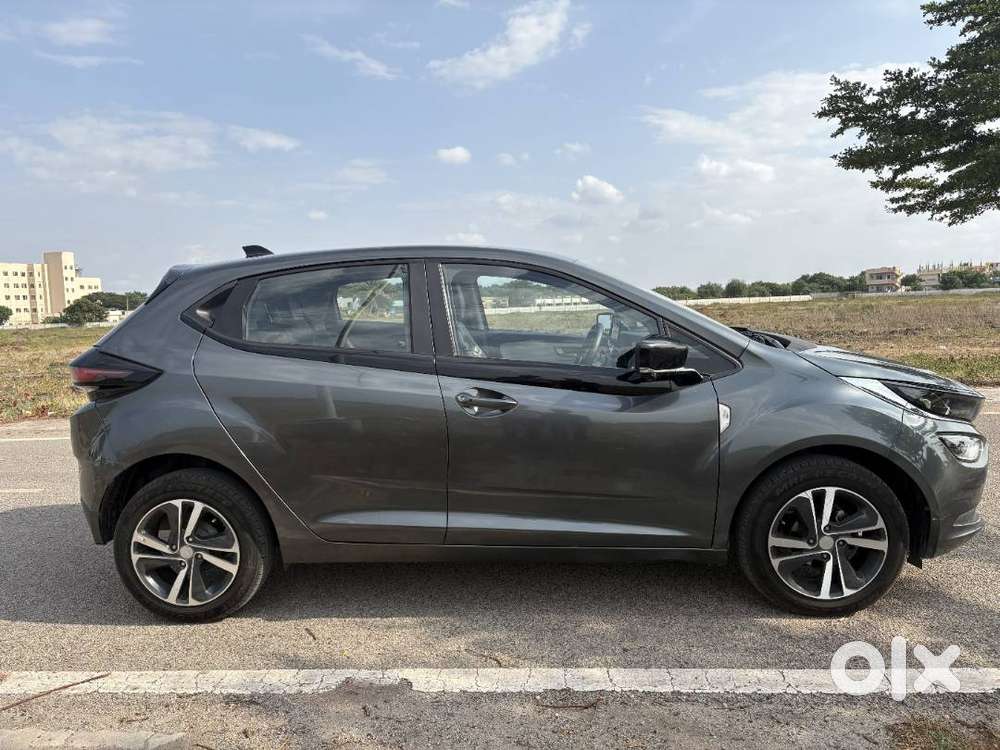2025 Tata Altroz Xz Lux 1.2 Petrol  21,543 Km  1st Owner