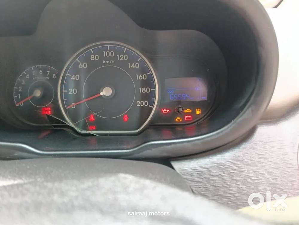 Well Maintained -2013 Hyundai I10 Sportz (petrol/cng)